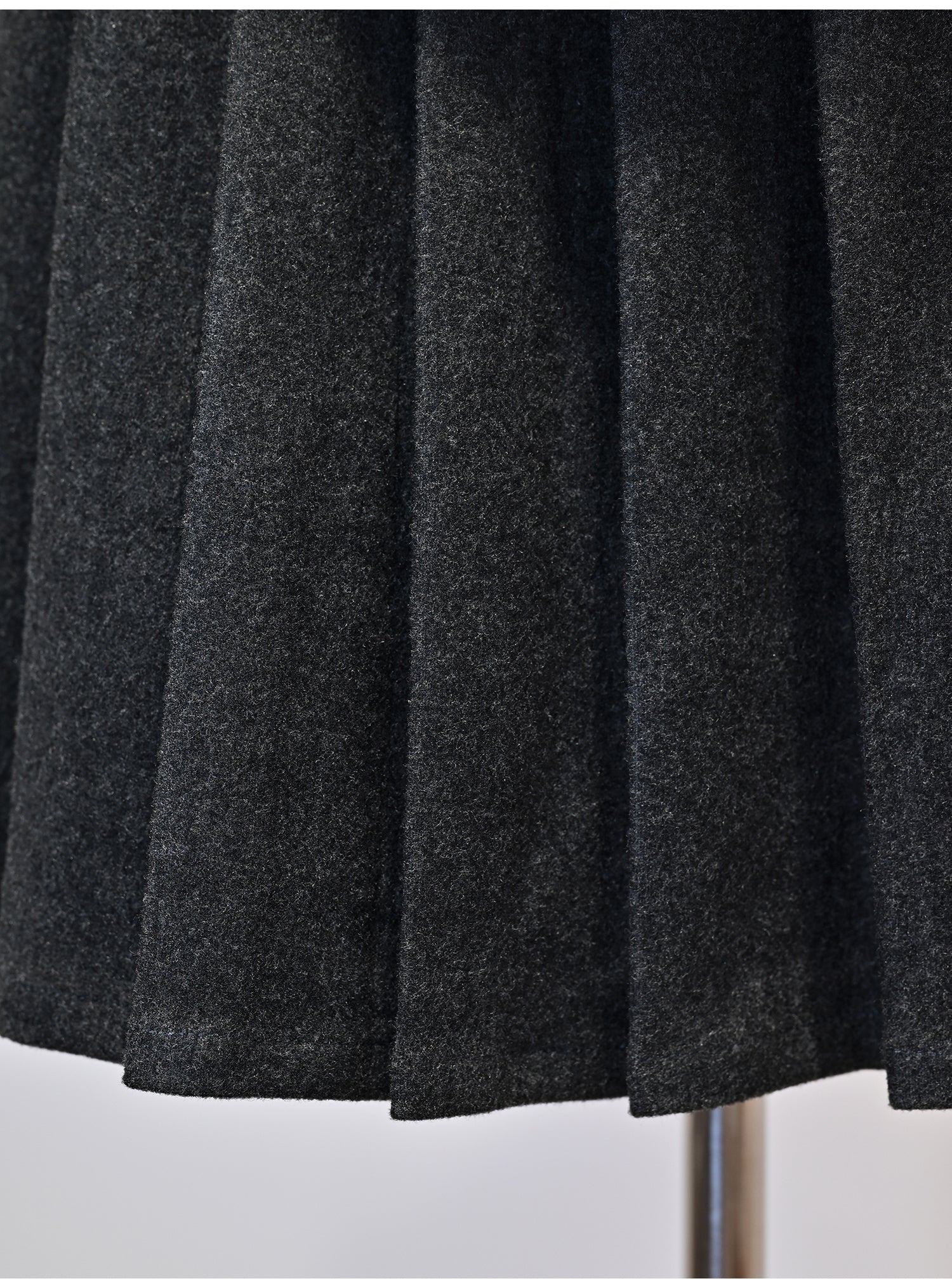 wool pleated skirt  TREND