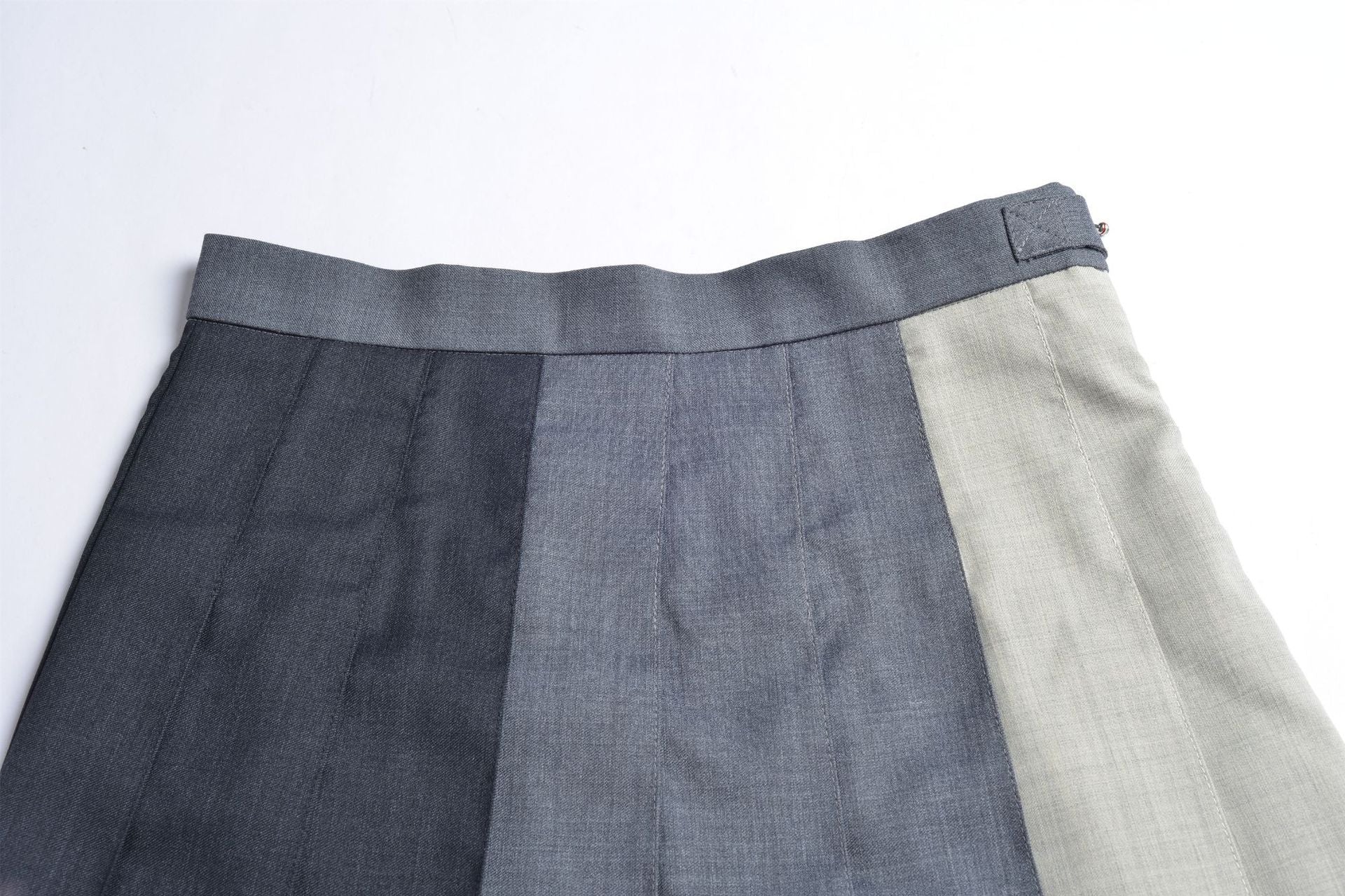  Womens three-color pleated skirt????????  TREND