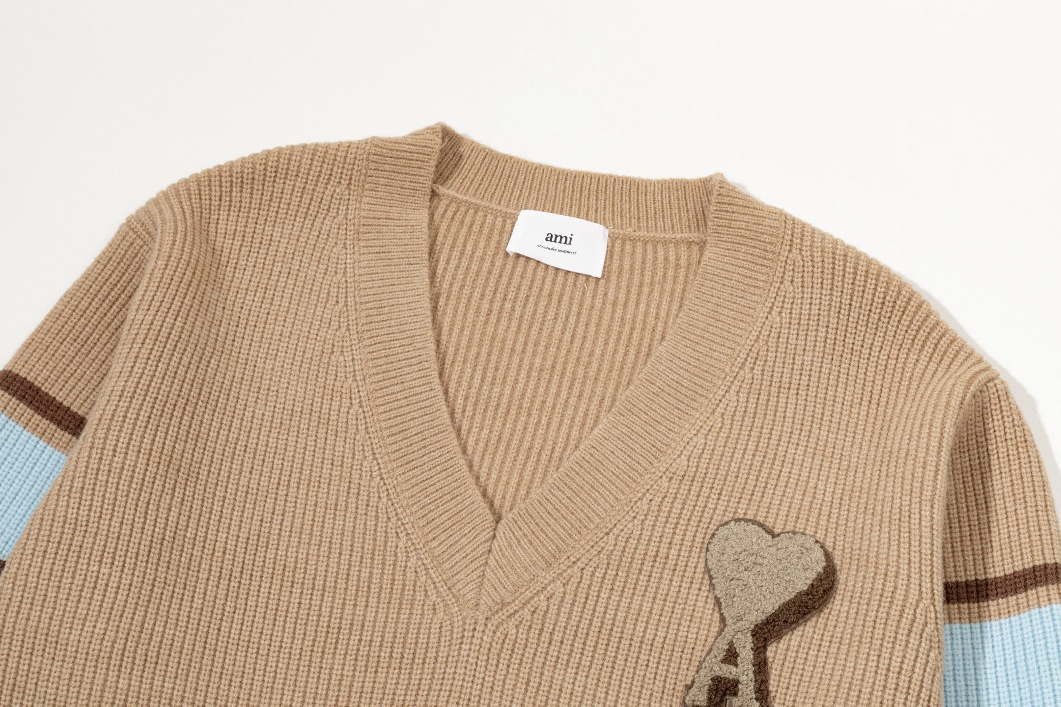 AMI PARIS Relaxed V-Neck Knit Sweater