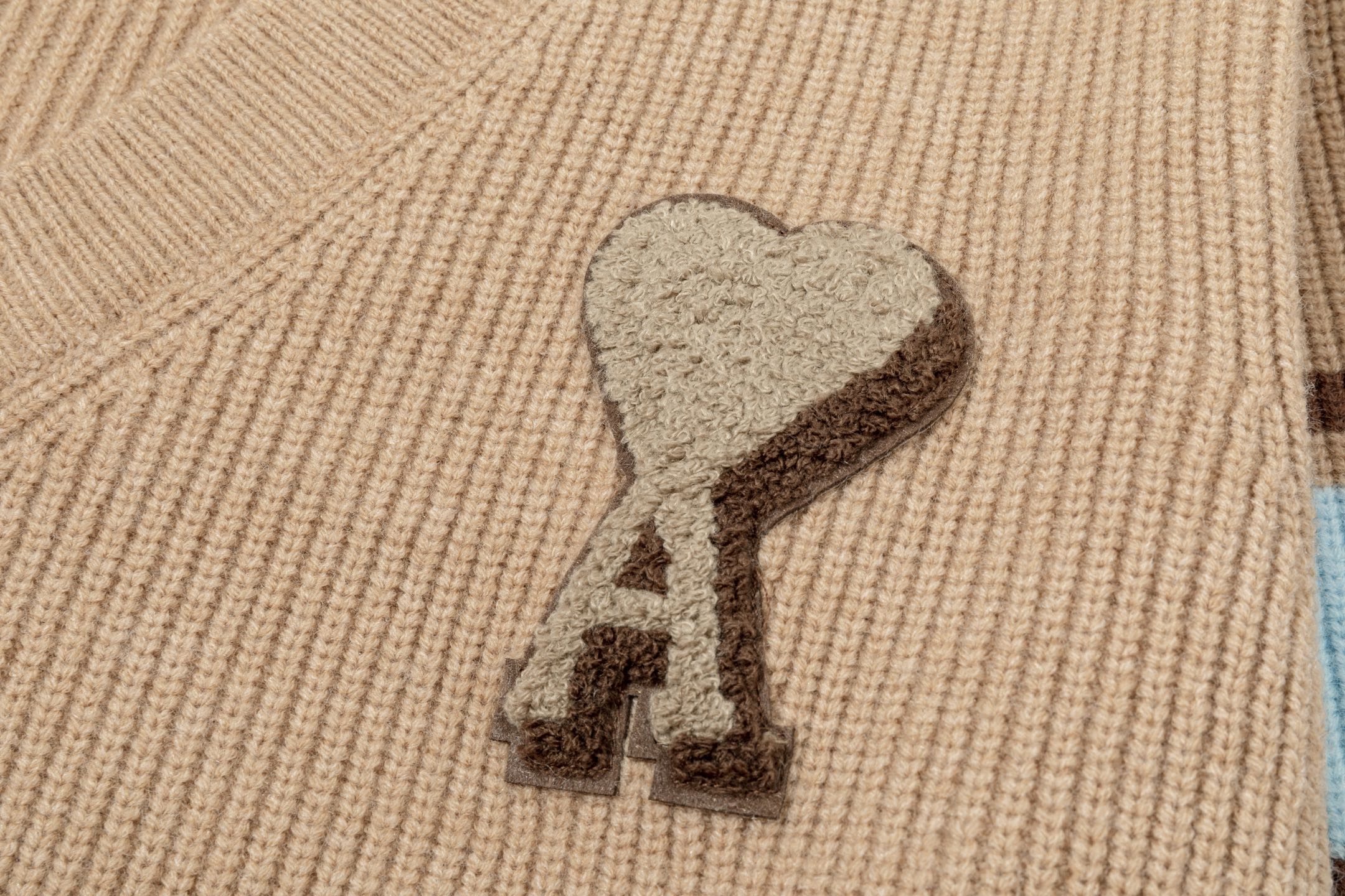 AMI PARIS Relaxed V-Neck Knit Sweater