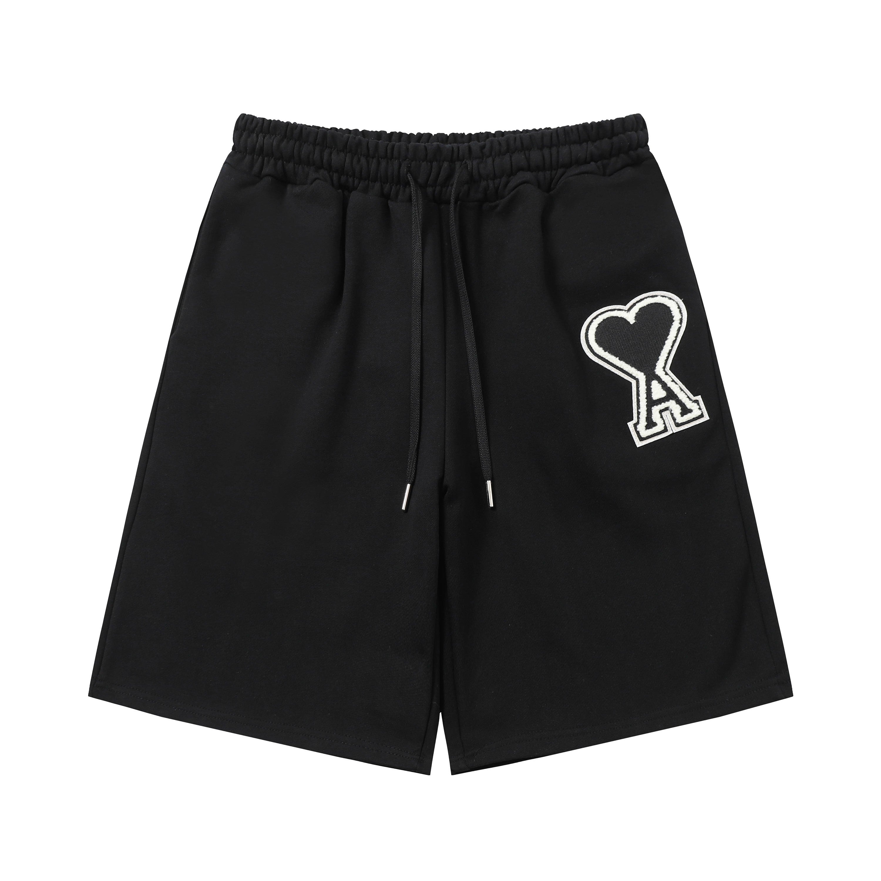 AMI PARIS Classic Embroidered Heart Logo Shorts