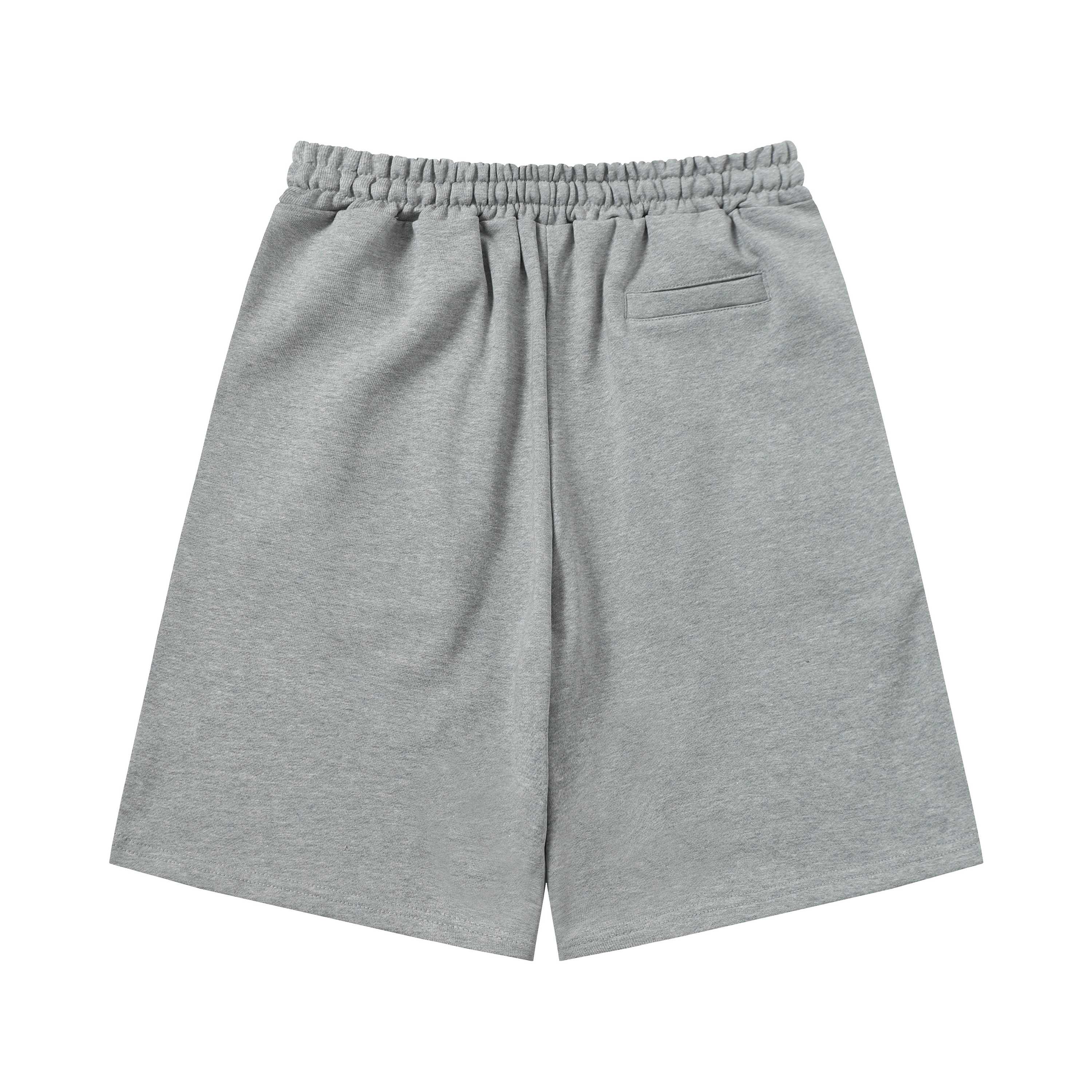 AMI PARIS Classic Embroidered Heart Logo Shorts