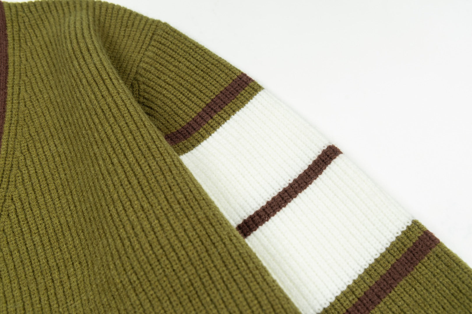 AMI PARIS V-Neck Knit Sweater