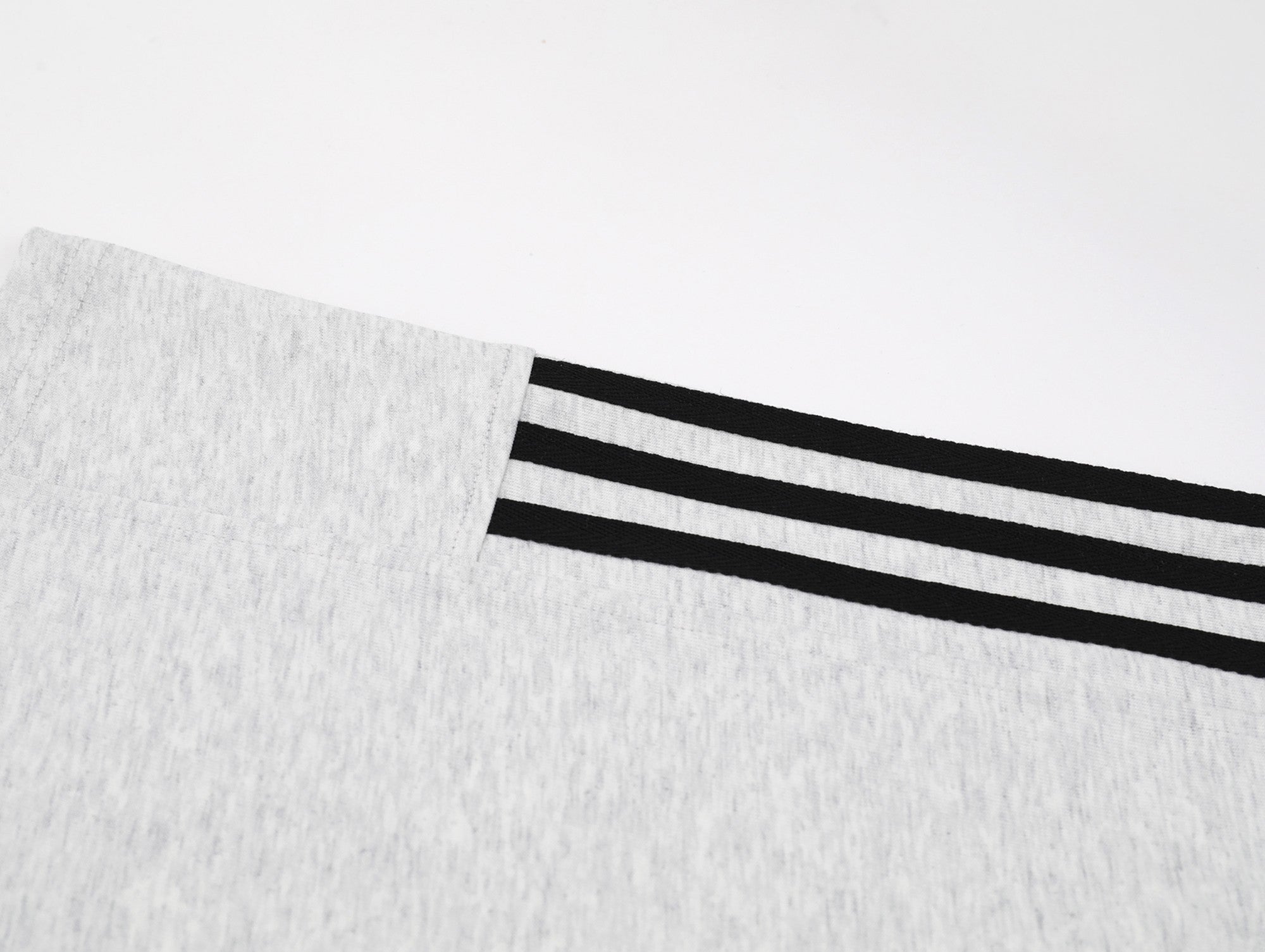 AMI PARIS Raglan Short-Sleeve T-Shirt ¨C Navy Blue, White & Black